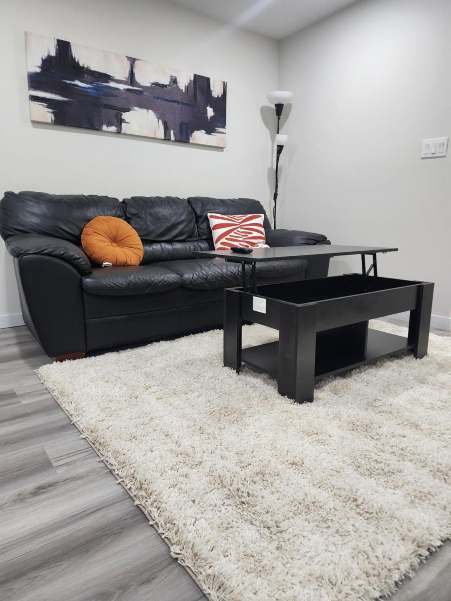 דירות YYC Trendy 2-Bed Oasis Awaits! מראה חיצוני תמונה